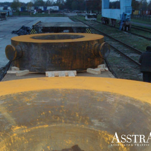AsstrA-transportation-of-cylinder-tanks_4