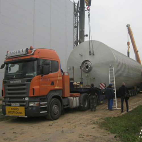 AsstrA-transportation-of-cylinder-tanks_3